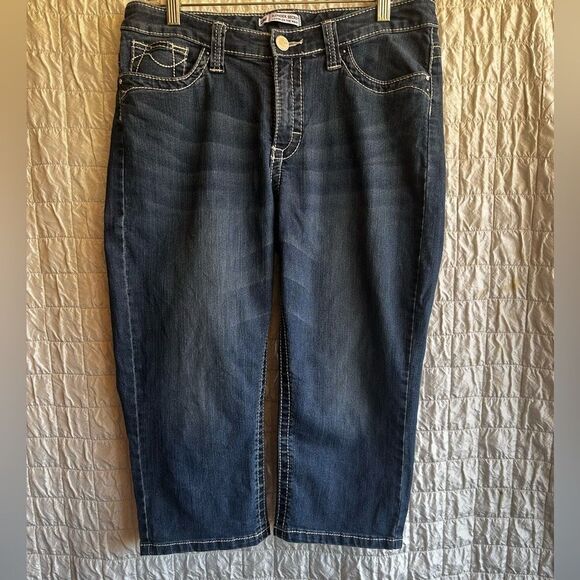 Lee Slender Fit Sz 12 lower at the waist capris 5 pocket with back flap pockets - Picture 1 of 6